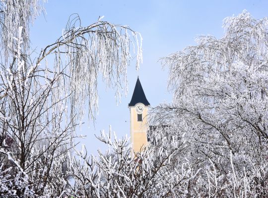Kirche in Arnreit im Winter